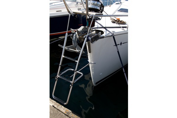 Bavaria 42 Cruiser Stege