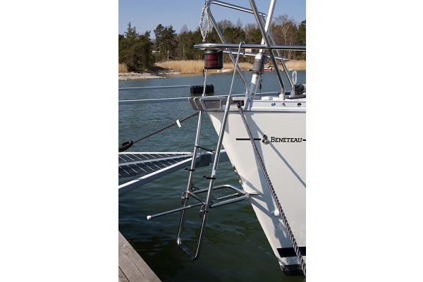 Beneteau First 325